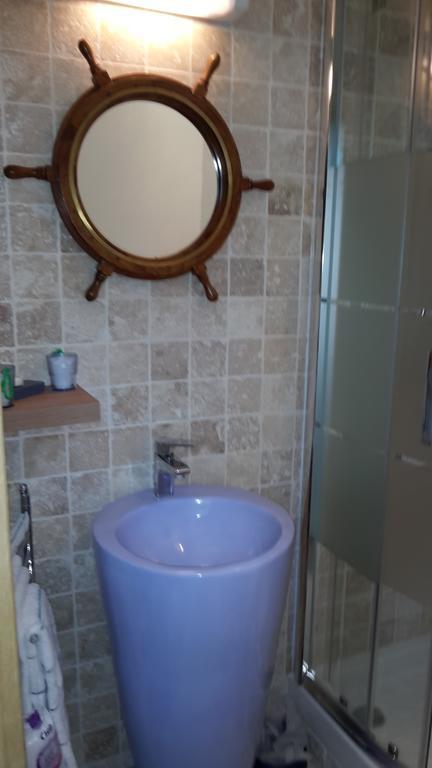 Appartement Le Saint Léonard...Il est bleu à Honfleur Chambre photo